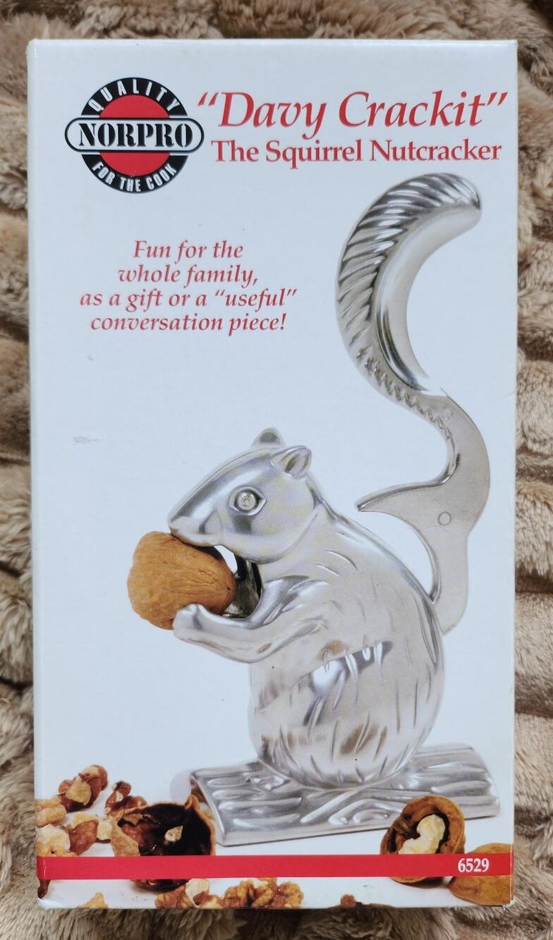 Davy Crack'It Squirrel Nutcracker